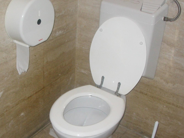 Toilet stolen from under corpn nose in Chennai Toilet stolen from under corpn nose in Chennai