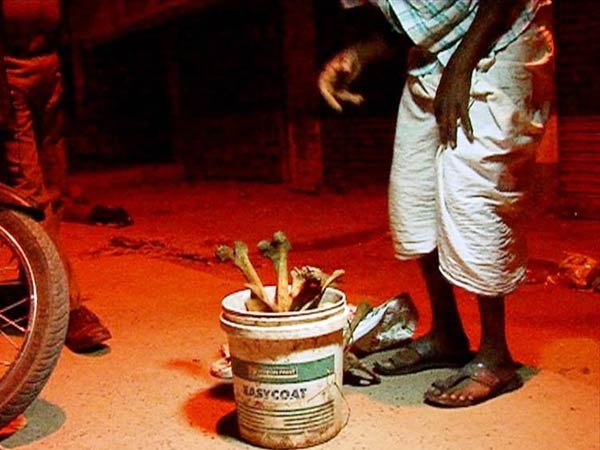 Human skulls and bones on sales in Villupuram
