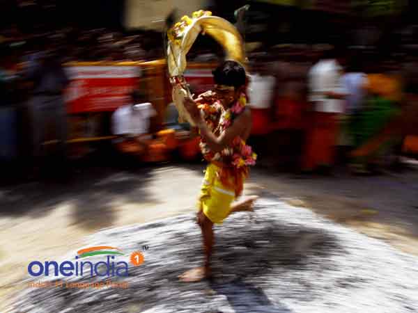 முருகன் வீதி உலா