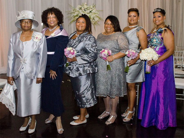 உற்றார், உறவினர்கள் சூழ...