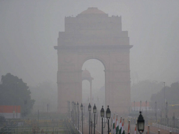 Another chilly morning in Delhi, 24 trains running late