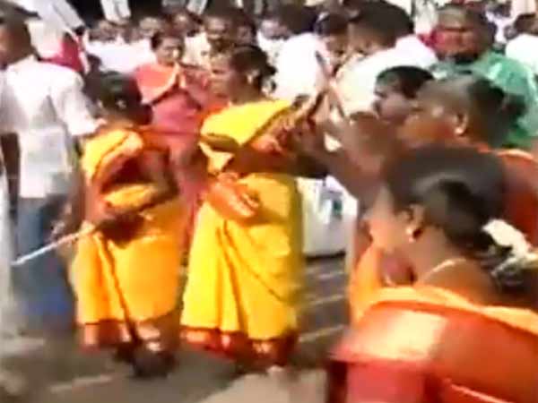ஆரத்தி எடுங்கம்மா