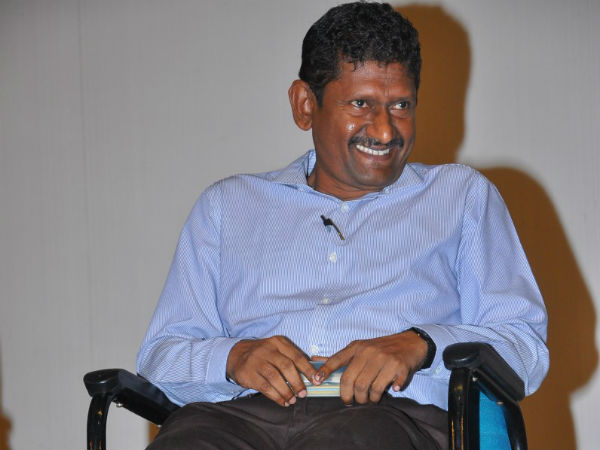 2002-ல் மதுரை மாவட்ட ஆட்சியராக இருந்தவர் கொடுத்த அனுமதிகளின் எண்ணிக்கை எவ்வளவு?