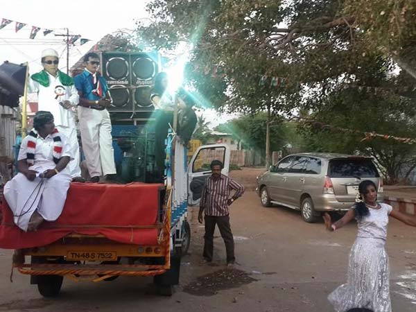 கலகலப்பான கிராமிய நடனங்கள்: