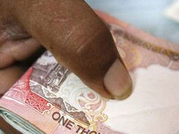 கஸ்டமர் போல வந்து