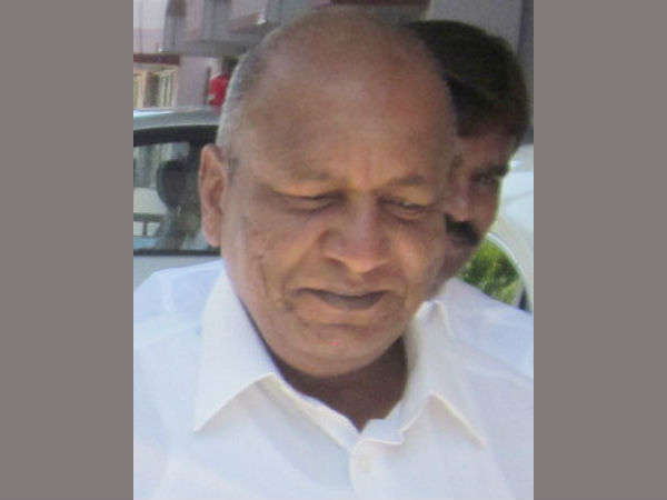 ஜெயா டிவியின் பங்குதாரர் வைகுண்டராஜன்