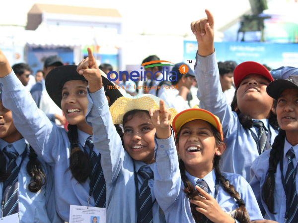 Aero India 2015 attracts huge crowd on 2nd day