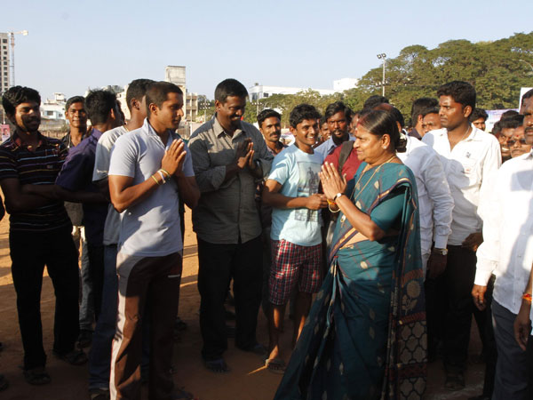 போட்டிகள், பரிசுகள் போட்டிகள், பரிசுகள்