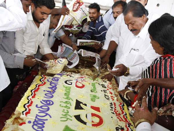 அடடே கேக்