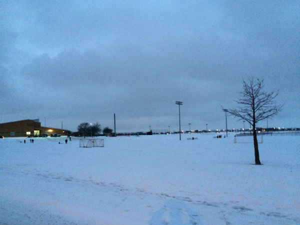 Freezing rain leads to icy roads in Dallas