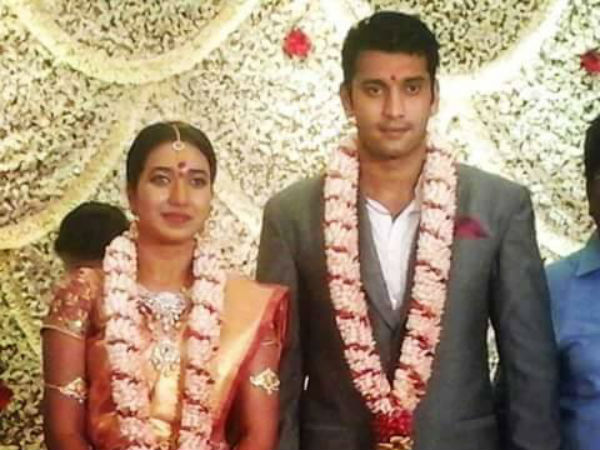 Azhagiri and Stalin attend Arulnidhi's engagement