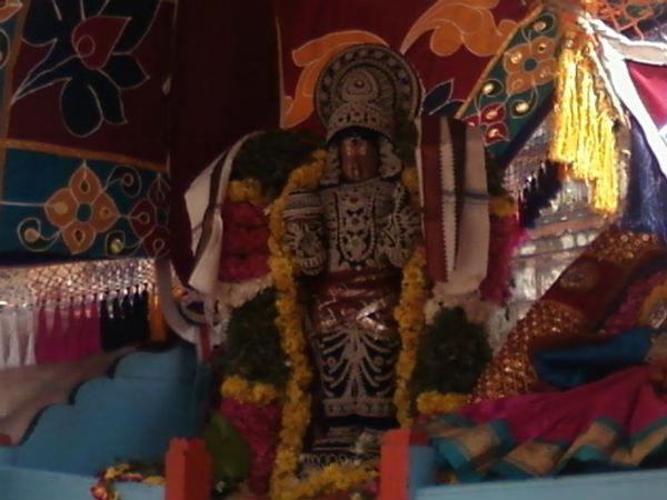 மலையப்பசுவாமி வலம்