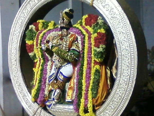 மகாமக குளத்தில் தீர்த்தவாரி