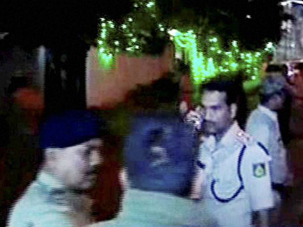 மீண்டும் 