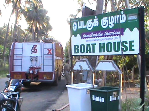 10 lakh worth boats gutted in fire in Courtallam