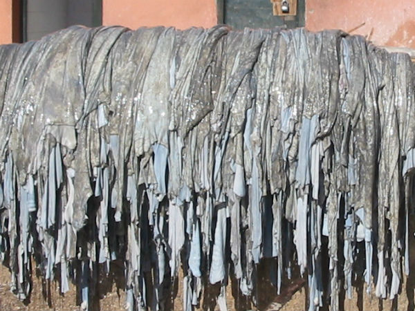 தோல் பொருட்கள் தயாரிப்பு...