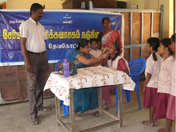 Dentist gives useful tips to the school kids on teeth care