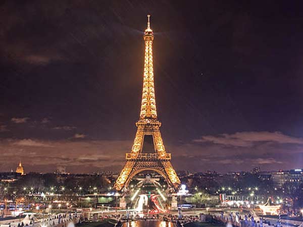 உலக அதிசயம் “ஈபிள் டவர்”: