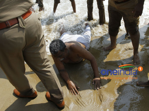 கோட்டையை முற்றுகையிட...