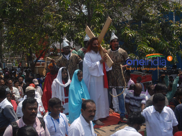 சிலுவையில் அறைதல்