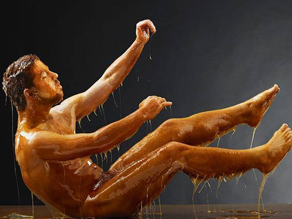 தேன் குளியல்...