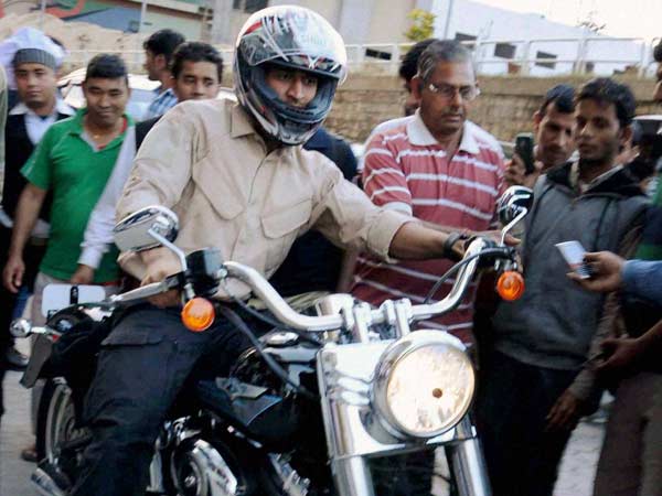 போகும் இடமெல்லாம் பைக்