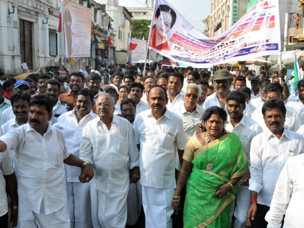 ADMK men hold padhayathra in Chennai