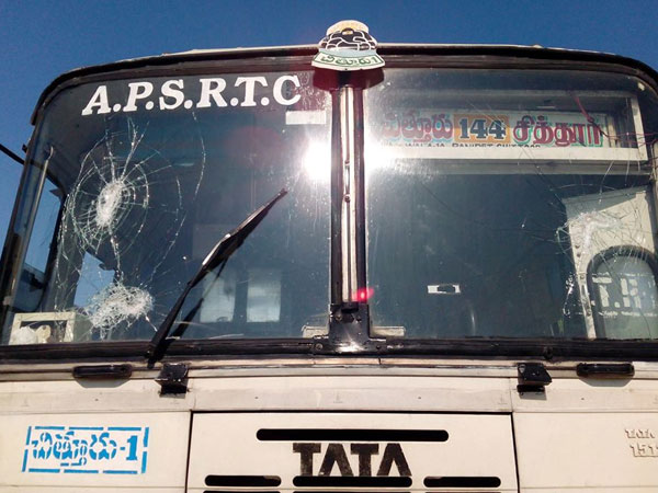 Tamil outfits attack AP buses in Chennai