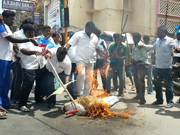 Protest in Tamil Nadu Over Killing of 20 Tamils in Andhra