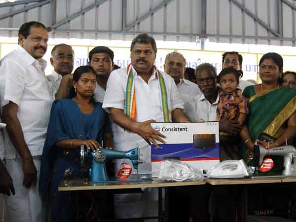 TMC invites ragul Gandhi to open Rajiv gandhi statue in Nellai