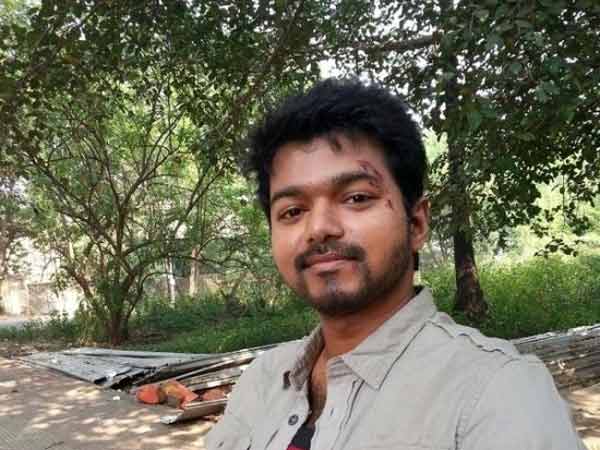 படப்பிடிப்பில் 300 பேர்
