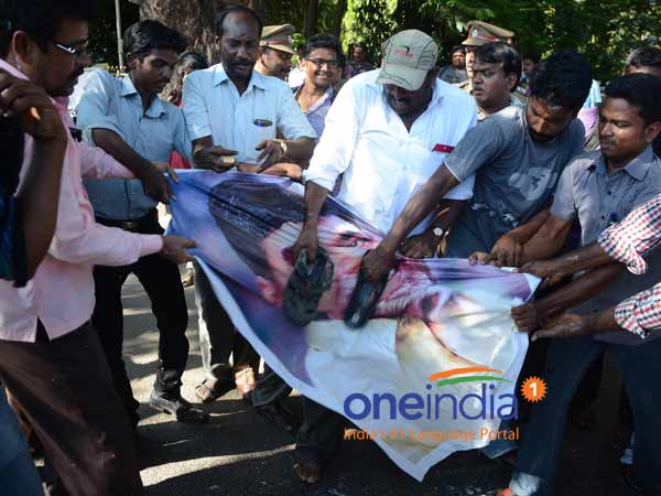 மதுரையில் ஆர்பாட்டம்