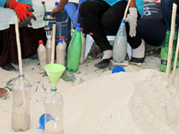 ஏழைகளுக்குப் பயன்பட: