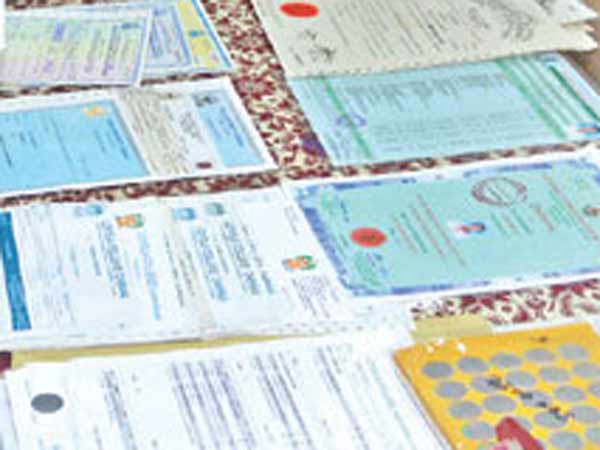 போலி சான்றிதழ்கள் போலி சான்றிதழ்கள்