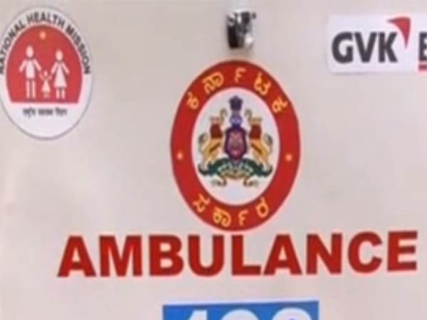 ஹெலிகாப்டர் ஆம்புலன்ஸ்...