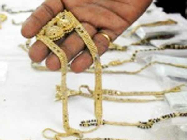 நகைகளை அடகு வைத்து