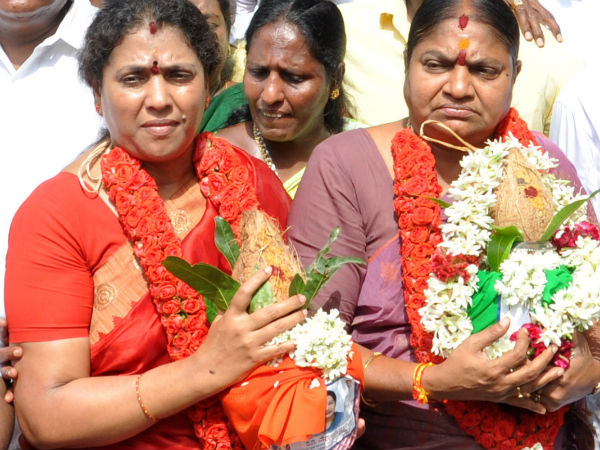 அன்னதானம், ஆடைதானம்