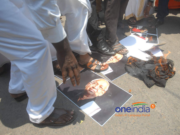 Thaali removal : Hindu activist burning K.Veeramai