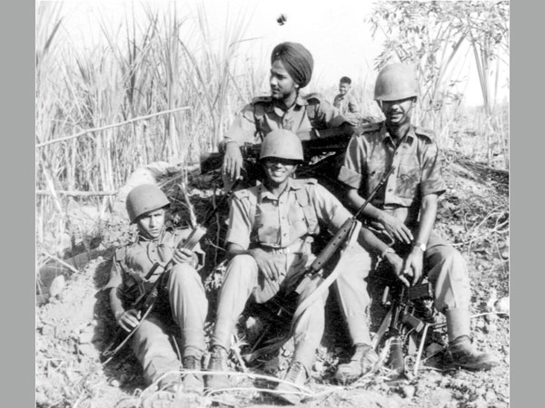 மூத்த படைகள் சில