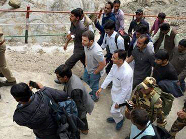 Rahul visits Kedarnath temple