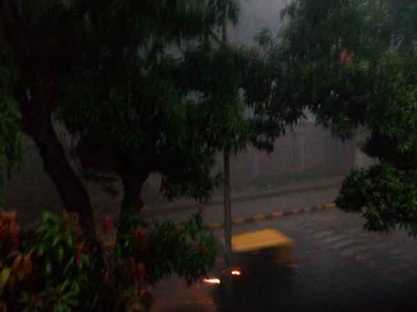 ஆலங்கட்டி மழை