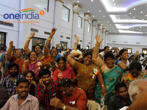 மகளிர் அணியினர் உற்சாகம்