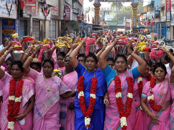 பூஜைகளில்தான் கவனம்