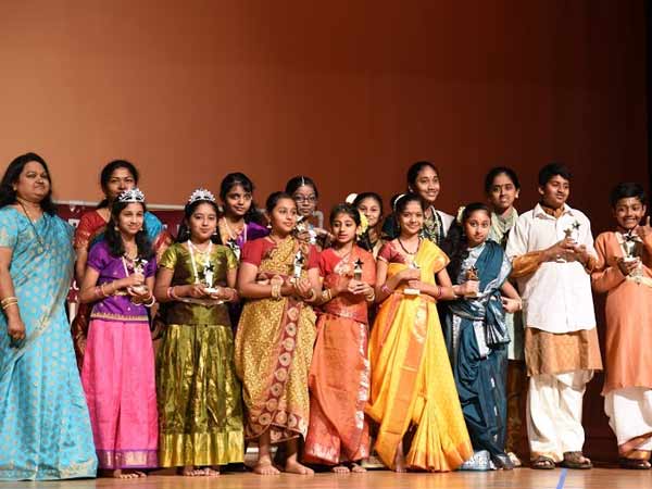 தமிழ்த்தாய் வாழ்த்து பாடிய ஆசிரியர்கள்