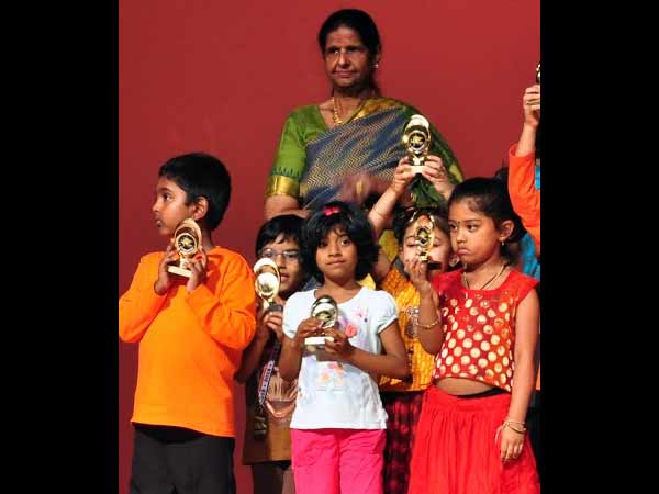 நடிப்பில் அசத்திய மாணவன் 