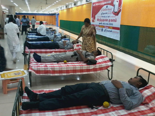 Chennai silks staffs participate blodd donation on the eve of May 1