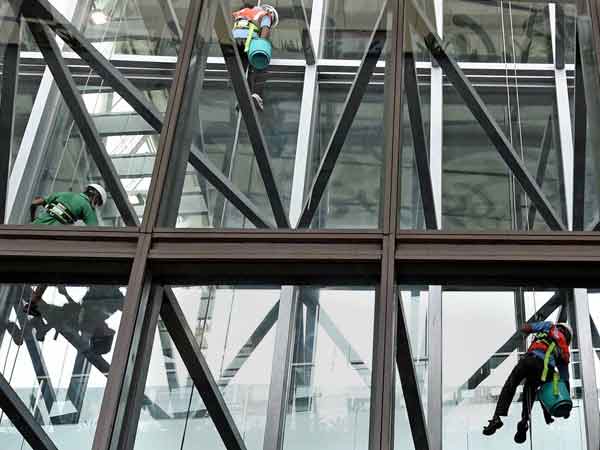 விடுமுறை நாள் இல்லை: