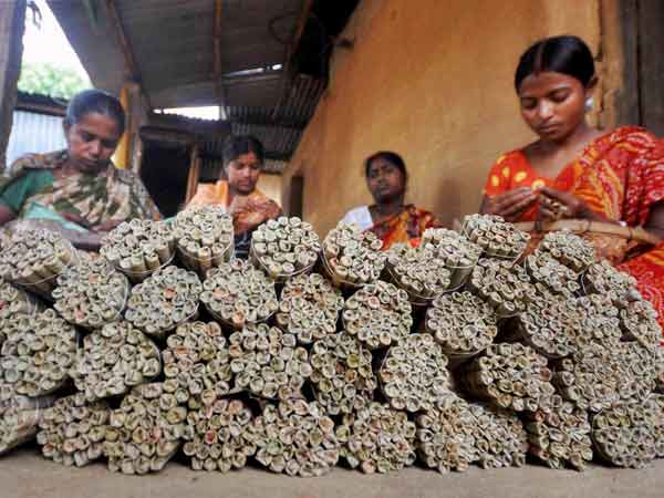 மெல்ல மலர்ந்த விடுதலை: