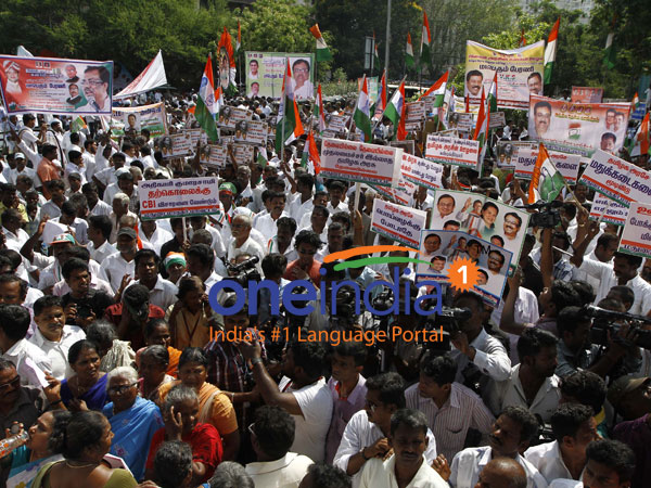 பிரம்மாண்ட பேரணி