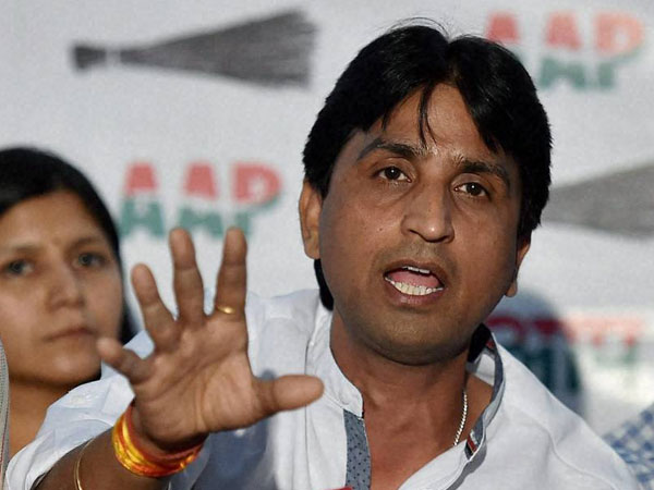 WOMAN COMPLAINANT SAYS KUMAR VISHWAS THREATENED HER WOMAN COMPLAINANT SAYS KUMAR VISHWAS THREATENED HER